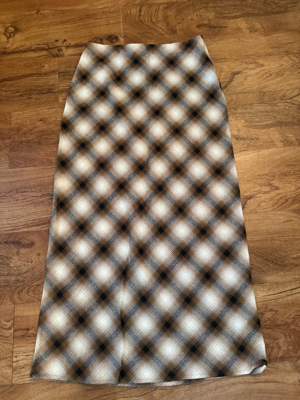 Stradivarius - Plaid Maxi Skirt in Beige and Black